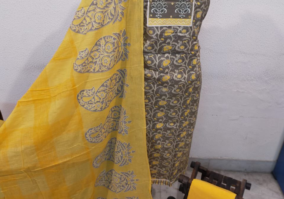 Embroidered soft cotton suits.