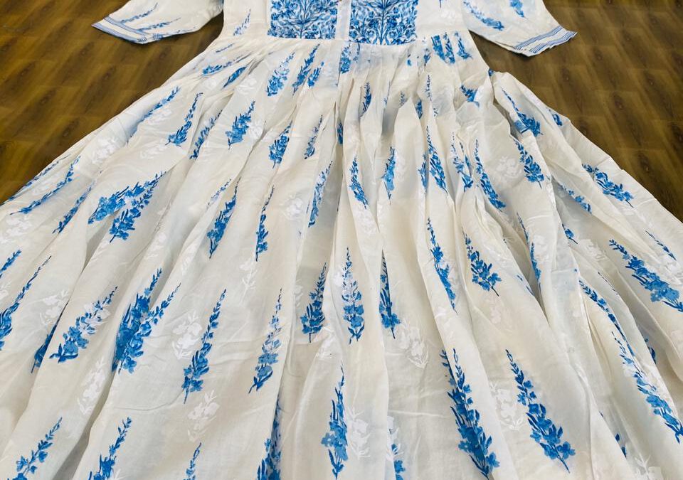 Long kurti with scarf.